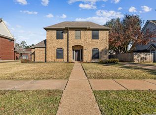 219 Shadow Wood Dr, Sugar Land, TX 77498