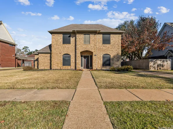 219 Shadow Wood Dr., Sugar Land, TX 77498