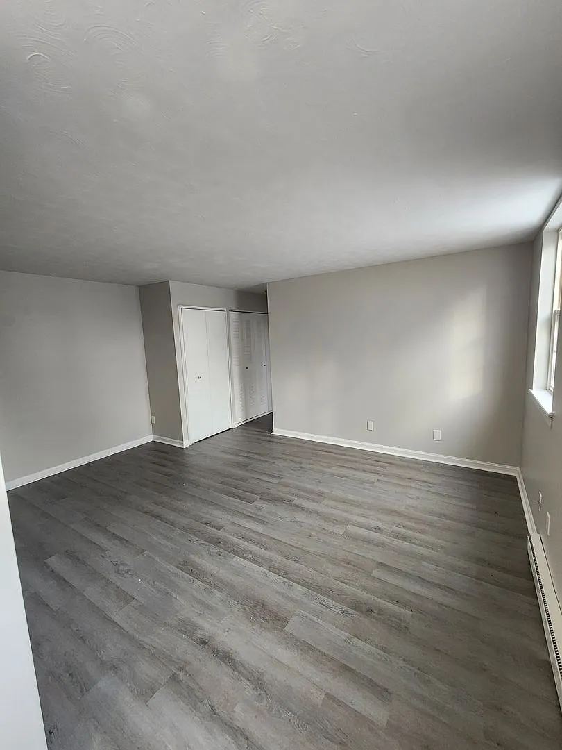 Washington Square Apartments — Photo 4