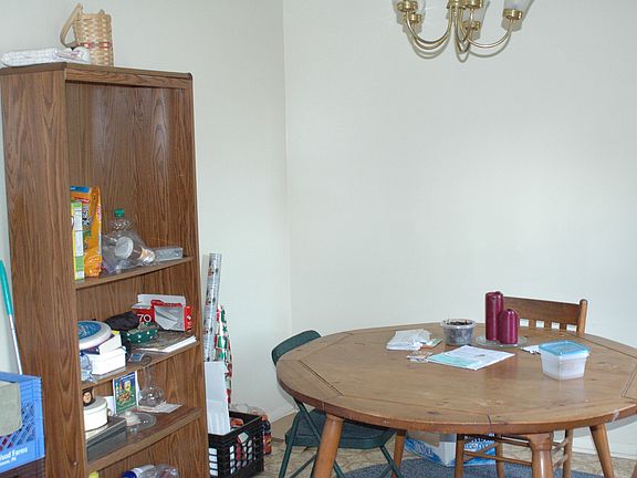 3rd image of 307 Fernwood Ct