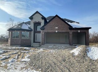 45651 Shoal Dr, Macomb, MI 48044