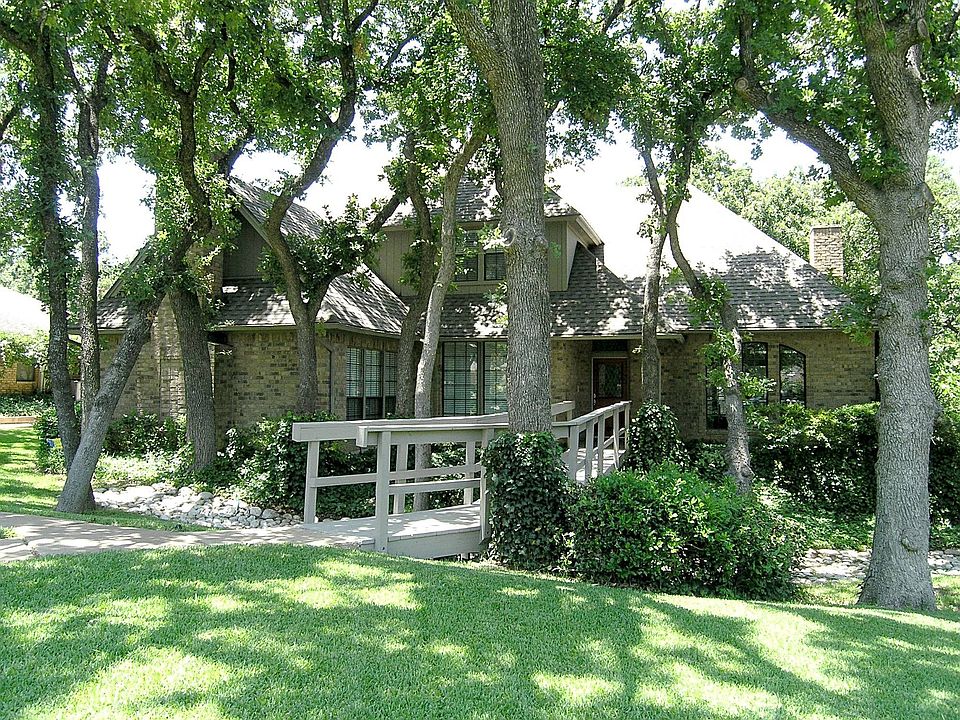1st image of 4800 Villa Vera Dr