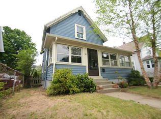 35 Marion Ave N, Providence, RI 02905