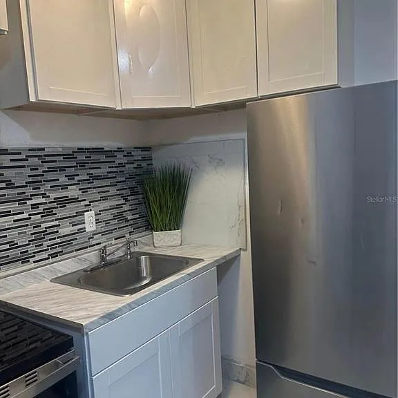 820 Galsworthy Ave — Photo 8