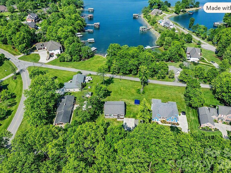1st image of 9464 Riviera Dr