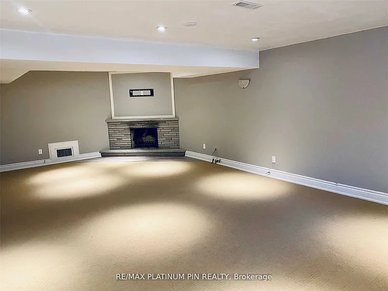 15 Whitelock Cres — Photo 14