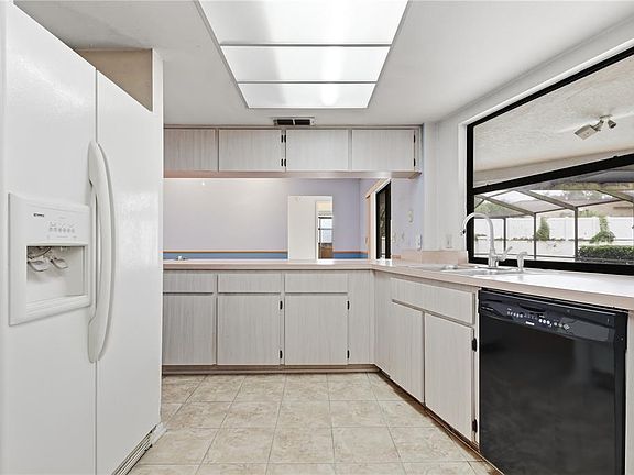 5th image of 9028 PAR COURT