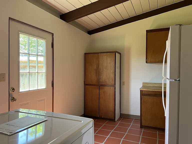1268 Fernwood Dr — Photo 6