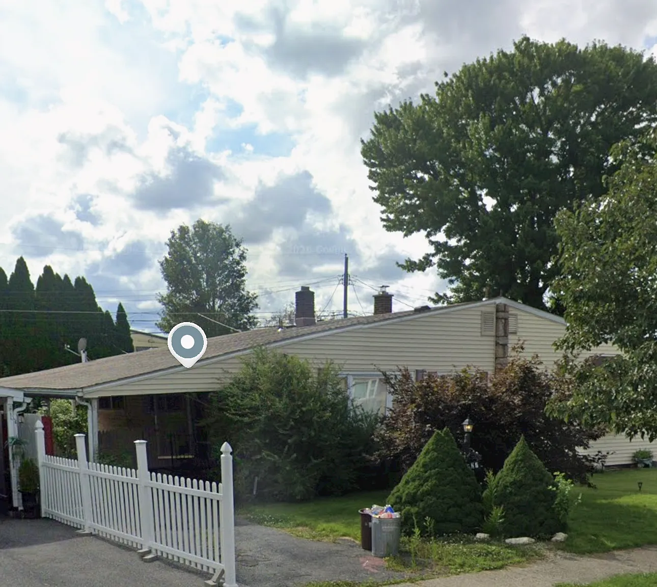 3 bed, 1.5 bath, 1996 sqft, $2,095 — Photo 1