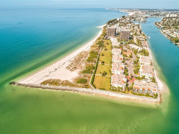 7467 Bayshore Dr APT 301, Treasure Island, FL 33706