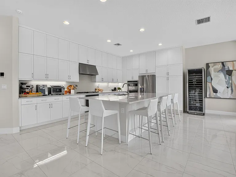 8270 Essex Country Club Dr — Photo 11