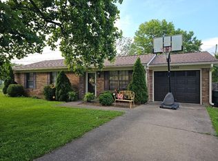 3465 Royal Wood Rd, Lexington, KY 40515