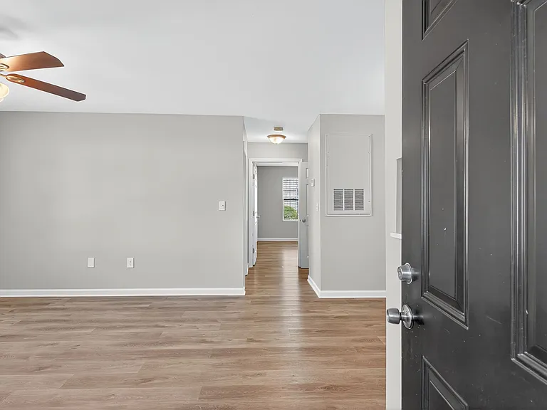 Nevin Place Apartments — Photo 7