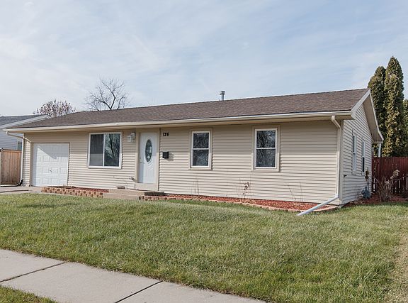 3rd image of 126 E Streamwood Blvd