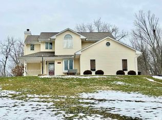 210 36th Ave N, Clinton, IA 52732