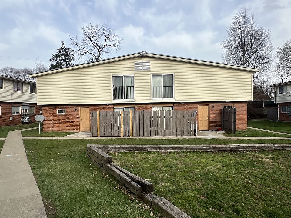 2nd image of 7 Columbine Ct APT 2