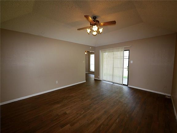 2nd image of 2610 Allencrest Dr
