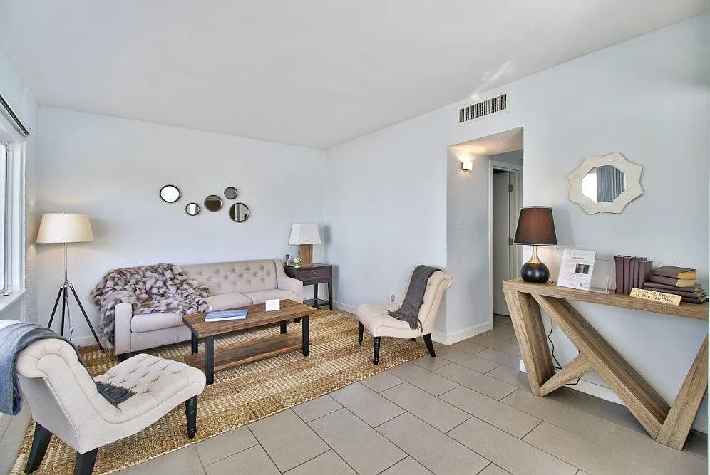 Turney 801 — Photo 2
