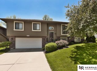 16223 N Cir, Omaha, NE 68135