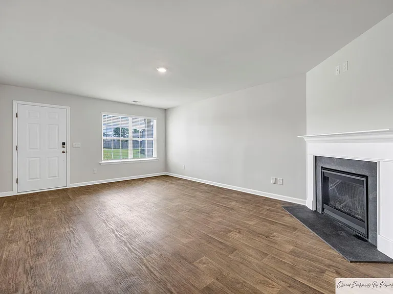 148 Rushton Dr — Photo 5