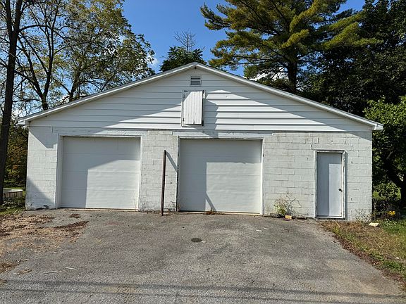 2nd image of 139 Main St