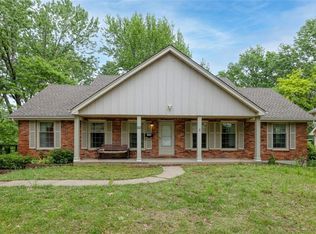 1706 NE 69th St, Gladstone, MO 64118