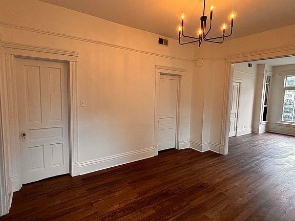 5th image of 1044 W Montana St #F1