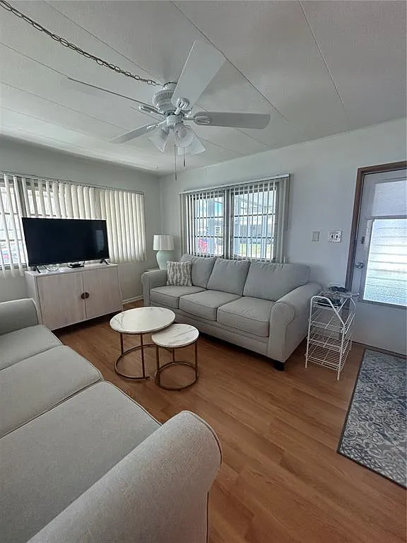 2 bed, 1.0 bath, 624 sqft, $1,500 — Photo 3