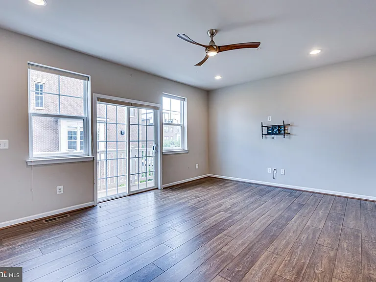 14263 Travilah Rd — Photo 8