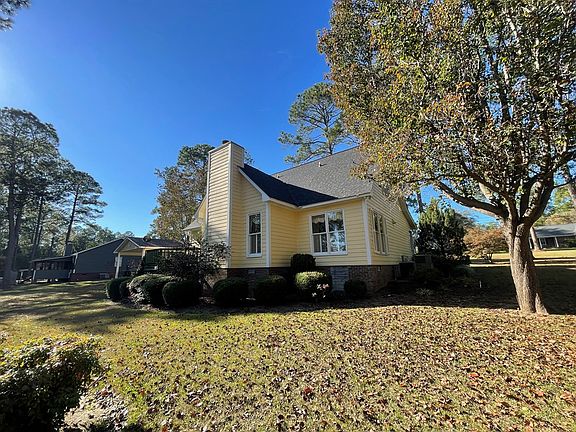 2nd image of 114 E Longleaf Dr