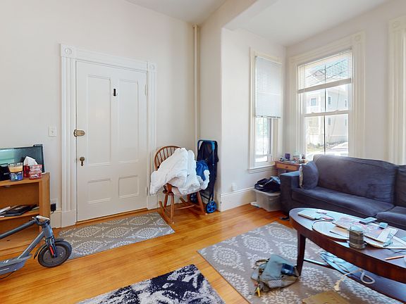 2nd image of 41 Laurel St #2