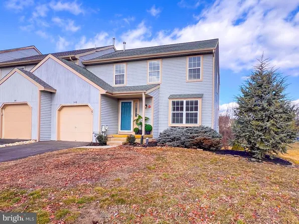 146 Laurel Cir, Newtown, PA 18940