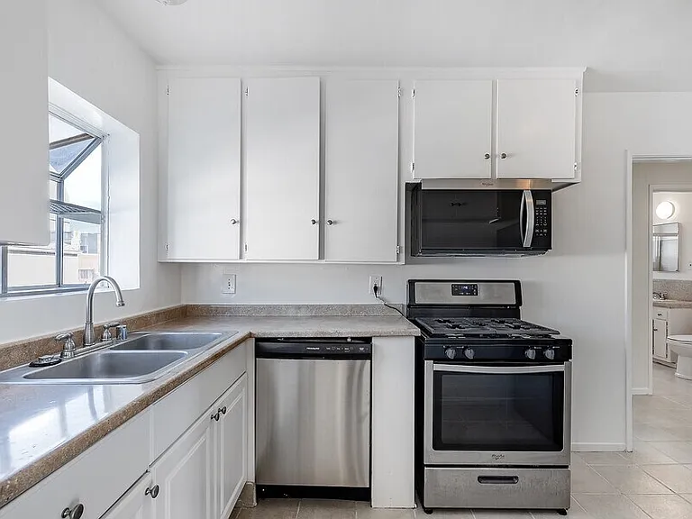 Sycamore Terrace — Photo 24