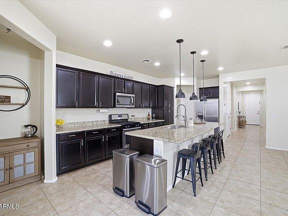 4th image of 7207 W SOUTHGATE Avenue