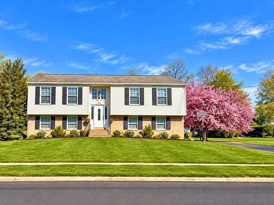 806 Wright Dr