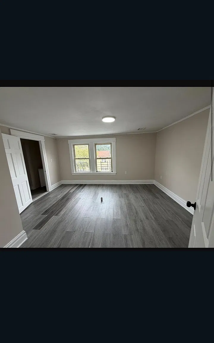 3 bed, $2,050 — Photo 2