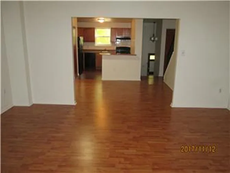 1601 Bonwood Rd — Photo 9