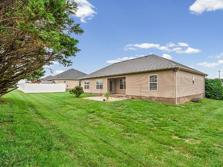 212 Westminster Pl — Photo 34