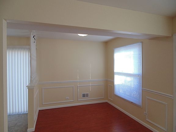 2nd image of 1718 Queensbury Cir #1718
