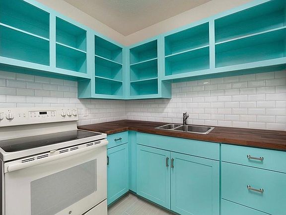 2nd image of 816 E Amelia St #816