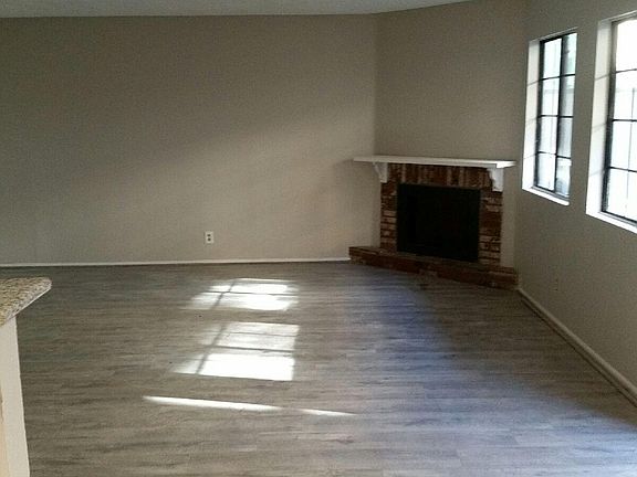 4th image of 15916 Vanowen St APT 109