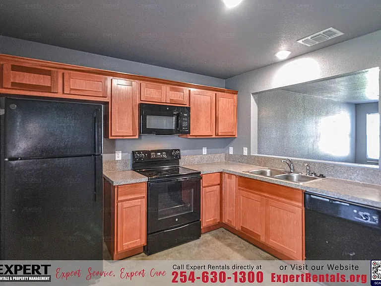2816 Leroy Cir #B — Photo 8