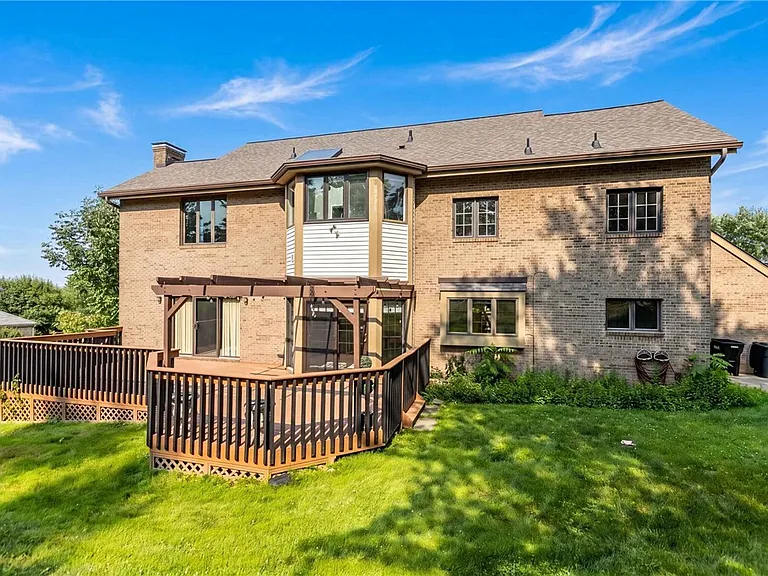 2501 Birchwood Ct — Photo 29