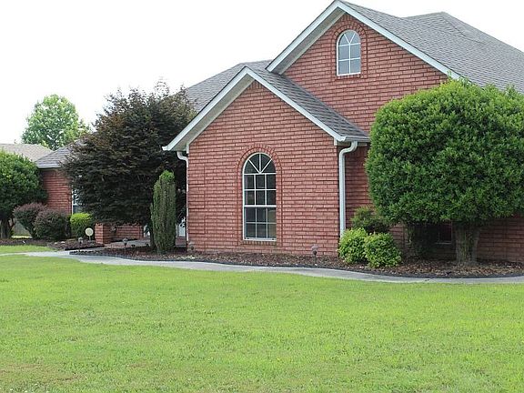 3rd image of 3104 Cambridge Dr