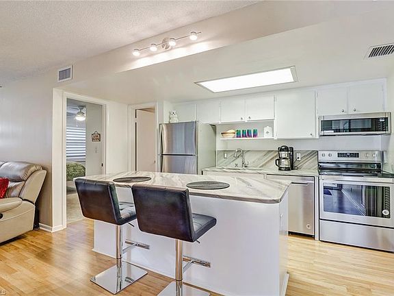 3rd image of 256 Palm Dr #50-3