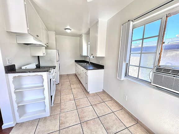 5th image of 5221 Riverton Ave Unit 4