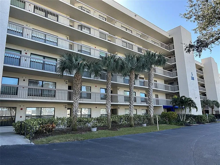 1316 Pasadena Ave S #202 — Photo 26