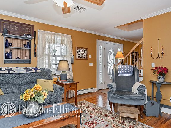 4th image of 40 Westwoods Blvd