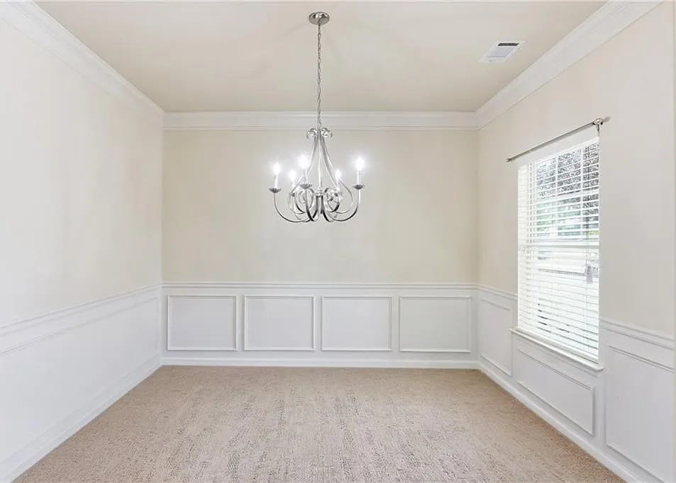 4 bed, 3.0 bath, 2296 sqft, $2,500 — Photo 4