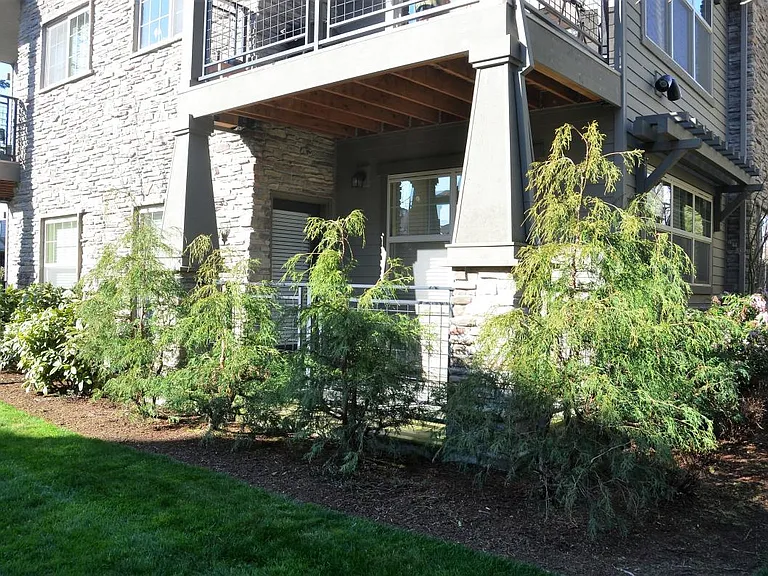 608 NW Roydon Ter — Photo 8